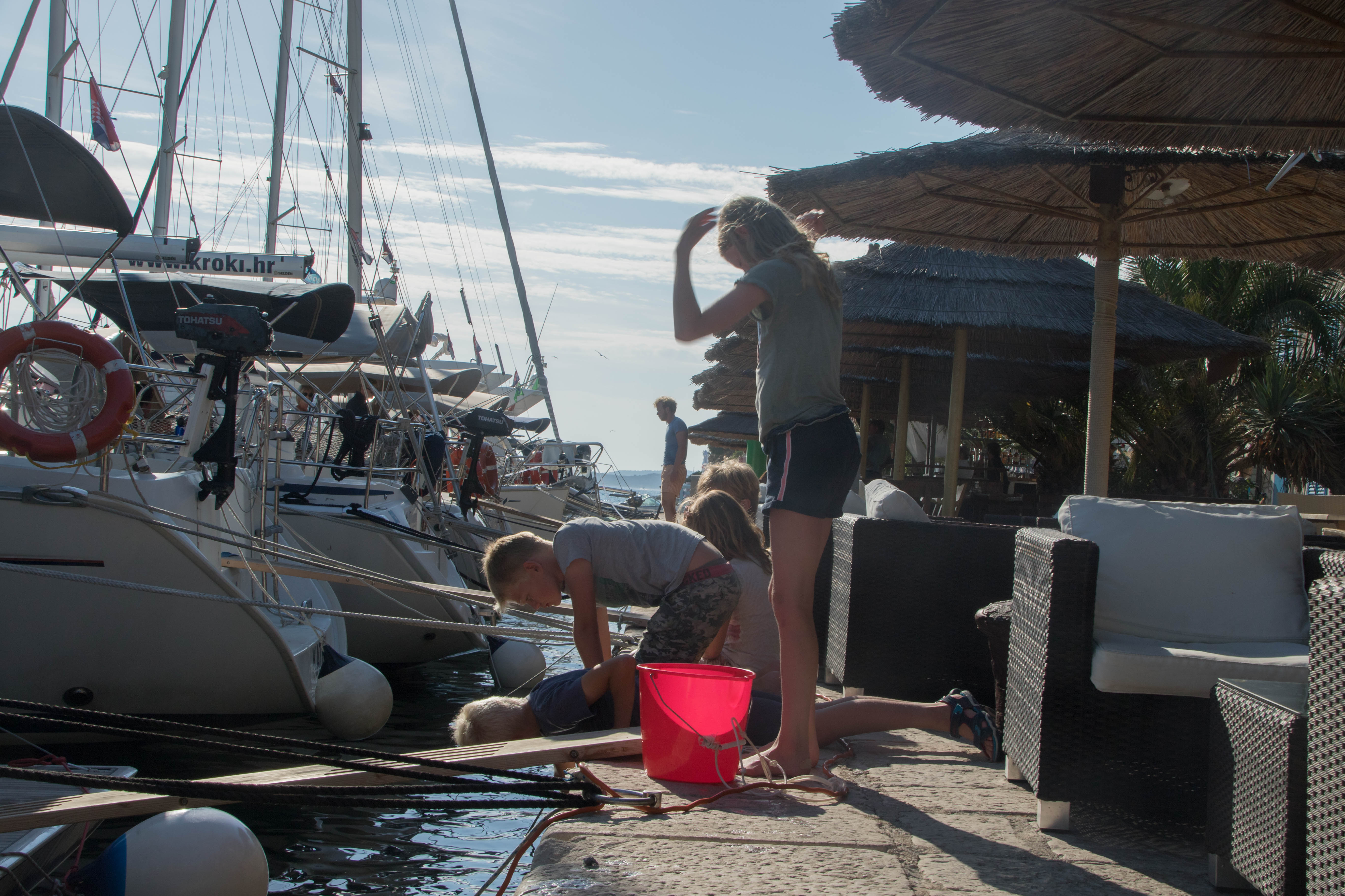 kids catching crabs